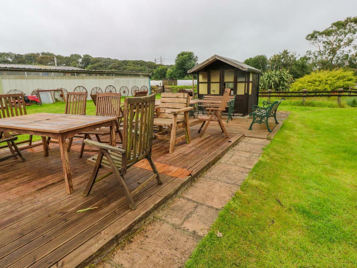 Shepherds Hut - The Crook Milford Haven Exterior photo